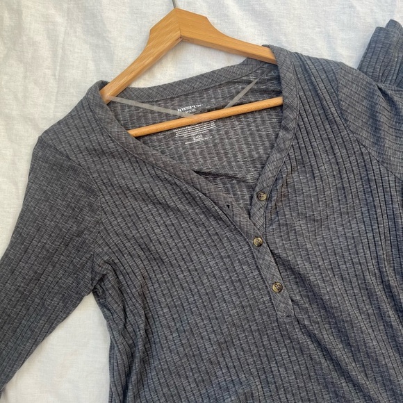 Joyspun gray stripped pajama dress size medium - Picture 2 of 6